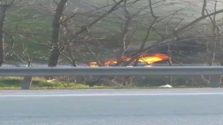 Bursada seyir halindeki otomobil alev alev yandı
