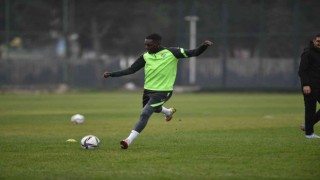 Bursaspor Kulübü kadro dışı bıraktığı Thievy Bifoumayı affetti
