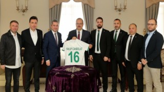 Bursaspor yönetimi Vali Yakup Canbolatı ziyaret etti