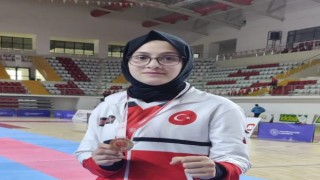 Büşra Savaş Türkiye şampiyonu