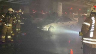 Büyük Çamlıca Camii otoparkında yanan otomobil paniğe neden oldu