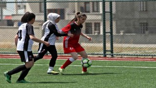 Büyükşehir Belediyesi Kadın Futbol Takımından 11 gollü skor