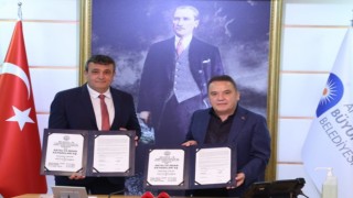 Büyükşehir Belediyesinde toplu iş sözleşmesi imzalandı