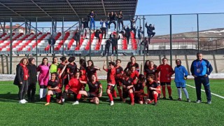 Büyükşehir Kadın Futbol Takımı Vansporu 5-0 yendi