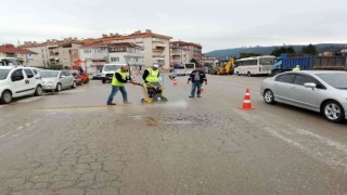 Büyükşehir kendi ürettiği asfaltı kullanıyor