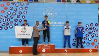 Büyükşehir masa tenisi sporcusu Türkiye 3ncüsü oldu
