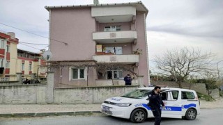 Çamaşırları toplamak için gitti, komşusunun cansız bedenini buldu