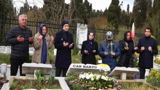 Can Bartu kabri başında anıldı