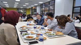 Çankırı protokolü iftarını üniversite öğrencileriyle açtı