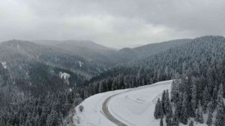 Çankırıda kar yağışı: Beyaza bürünen Ilgaz Dağı havadan görüntülendi