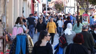 Çarşı ve pazarda Bulgar turist bereketi: Adım atacak yer kalmadı