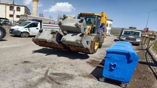 Çatta Bayram öncesi çöp konteynerleri yenilendi