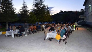 Çemişgezek Kaymakamı Koç güvenlik güçleri ile iftarını açtı