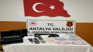 Cep telefonu satan işyerinde yasadışı bahis oynatan şüpheliler gözaltına alındı