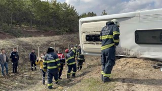 Cezaevi otobüsü devrildi, 4ü jandarma personeli 6 kişi yaralandı