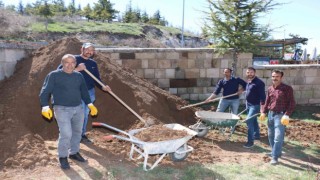 Çiçekler Kaymakam Baytaktan