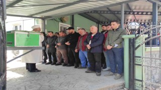 Cinayete kurban giden aile son yolculuğuna uğurlandı