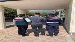 Çocuğa cinsel istismar suçundan aranan kişi, ormandaki barakada saklanırken yakalandı