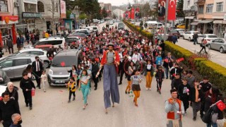 Çocuklar 23 Nisan heyecanı ve coşkusunu doya doya yaşadılar