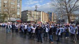 Çorluda yüzlerce belediye işçisi grev için toplandı