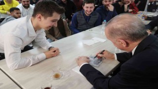 Cumhurbaşkanı Erdoğan: “Öğrenci burslarını ve kredilerini mayıs ayı için 25inde hesaplara yatıracağız”