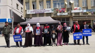 Dayısı için evlat nöbetine katılan Barış Dost: “PKK 13-14 yaşındaki çocukları öldürttü”