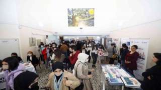 DEÜ, gençlere kariyer fırsatları sunmayı sürdürüyor
