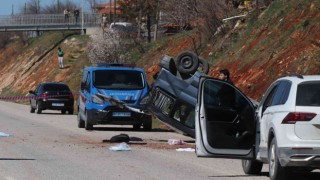 Devrilen araç yurt müdürü ve aşçısına mezar oldu