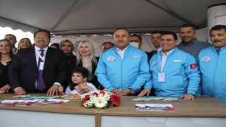 Dışişleri Bakanı Çavuşoğlu, Antalya Bilim Merkezi ve BilimFesti gezdi