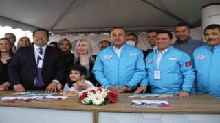 Dışişleri Bakanı Çavuşoğlu, Antalya Bilim Merkezi ve BilimFesti gezdi