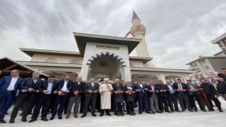 Diyanet İşleri Başkanı Ali Erbaş, “Bugün 90 bin camimize ilaveten bir cami daha açıyoruz”