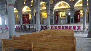 Diyarbakırda 7 yıldır kapalı olan Ermeni Kilisesi, ibadete açılması için gün sayıyor