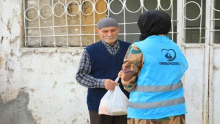 Diyarbakırda kursiyerlerin hazırladığı yemekler ihtiyaç sahiplerine ulaştırılıyor