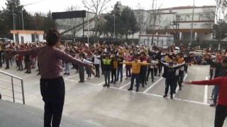 Diyarbakırda öğrenciler derslere spor yaparak başlıyor
