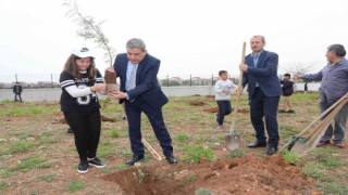 Döşemealtı Anadolu İmam Hatip Lisesi bahçesine 360 adet ağaç dikildi