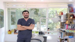 Dr. Dt. Şimşek: “Dişlerinizi fırçalarken kanama oluyorsa dikkat”