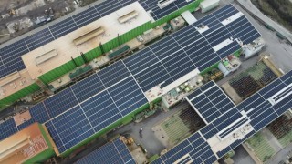 Dünyanın en büyük çatı üzeri güneş enerjisi santrallerinden biri hayata geçiyor