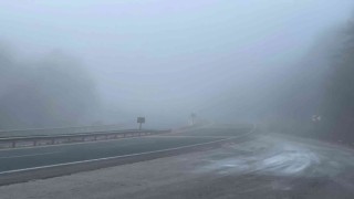 Düzce - Zonguldak D-655 Karayolunda sis etkili oluyor