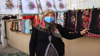 El emeği, göz nuru ürünleri ile aile bütçesine katkı sunuyor