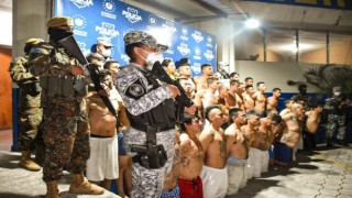 El Salvador hükümeti çetelere karşı savaş açtı