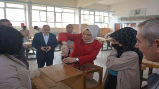 Eline aldığı tornavida ile örnek oldu