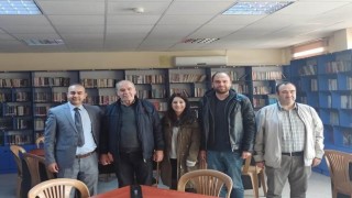 Emekli maaşıyla okul kütüphanesine bağışta bulunmaya devam ediyor