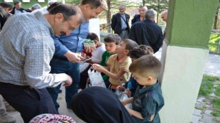 Emette çocuklara bayram hediyesi geleneği