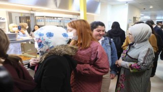 Emine Erdoğan, KYK Yurdunda kalan kız öğrencilerle iftar yaptı