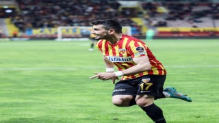 Emrah Başsandan gol performansı