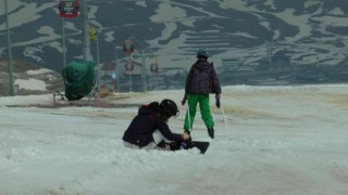 Erciyeste kayak heyecanı sürüyor