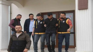 Ev arkadaşını çekiçle öldüren şahıs tutuklandı