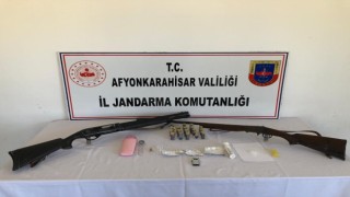 Evinde uyuşturucu satan şahıs tutuklandı