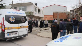 Evinin çatısından düşen şahıs hayatını kaybetti