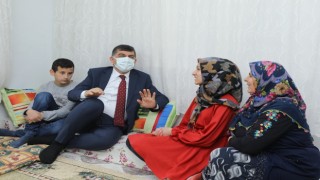 Fadıloğlu, iftar öncesi her gün farkı ailelerin konuğu oluyor